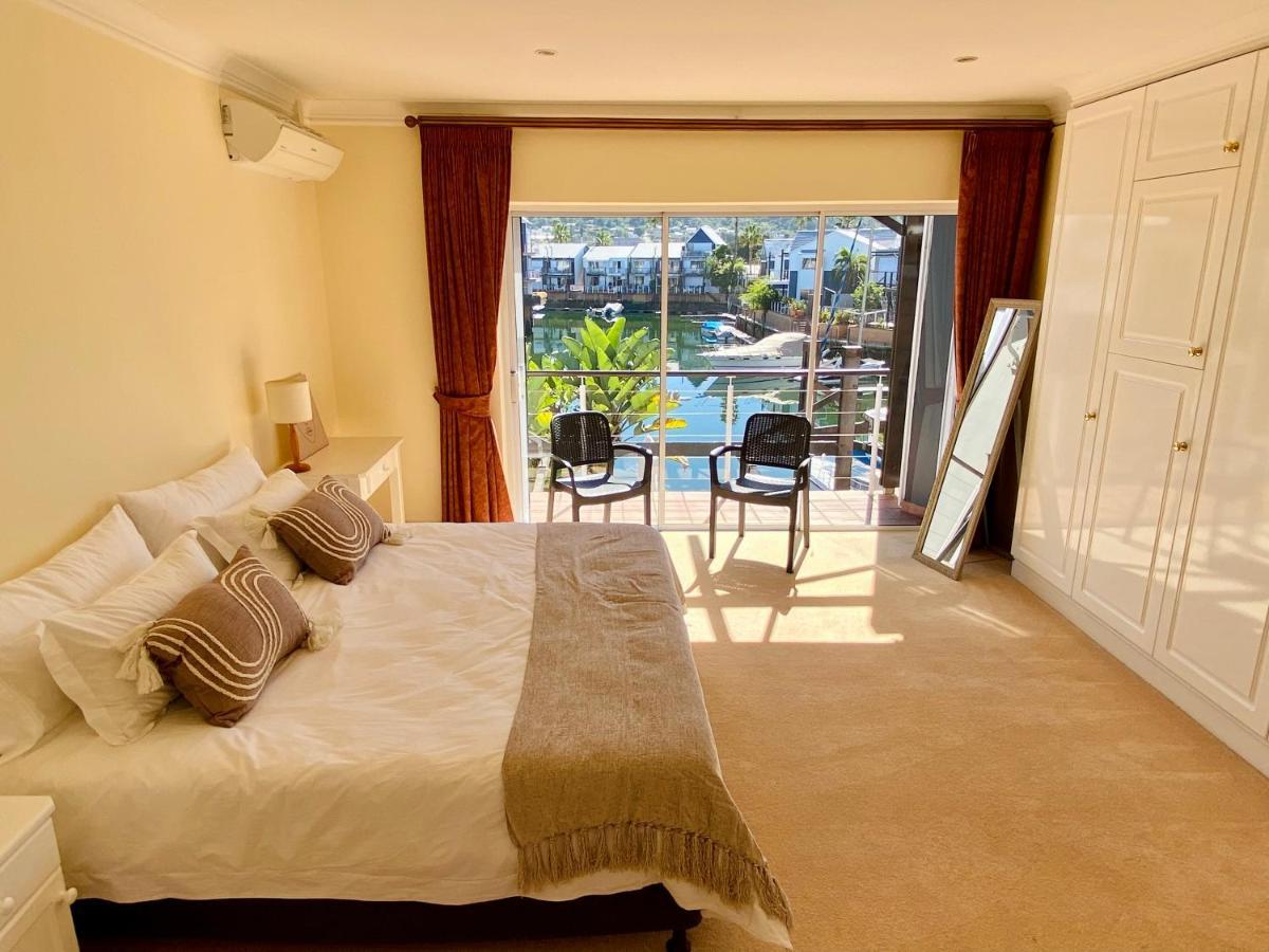 42 Spinnaker, The Quays *
