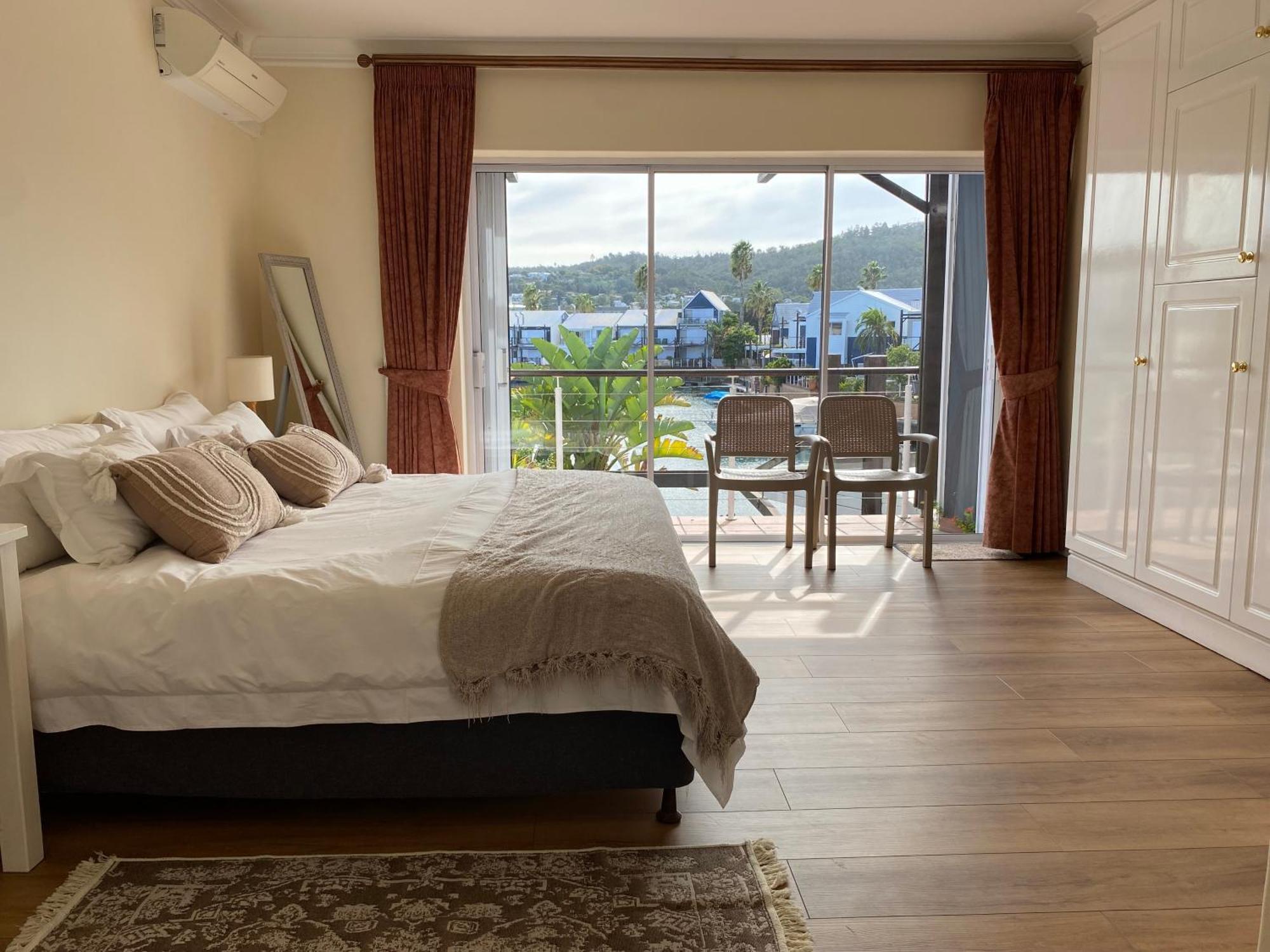 42 Spinnaker, The Quays Holiday home *